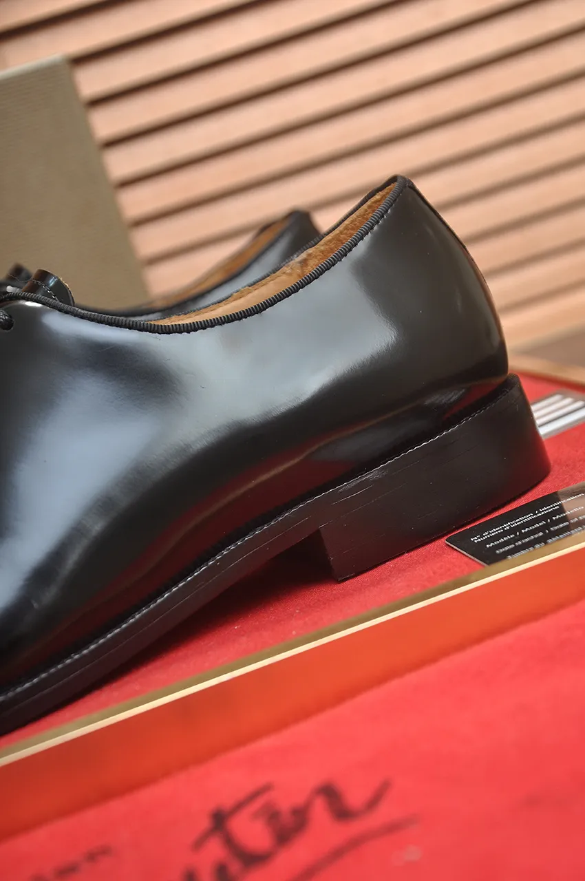 Men's shoes 💰620💶 [Chrstian Loubotin] Red-soled shoes 💋Original mold opening, the highest version on the market, purely handmade ➕Imported cowhide uppers, first-layer water-dyed cowhide lining! Original EU high-gloss outsole. 38 to 45 (45 customized)
